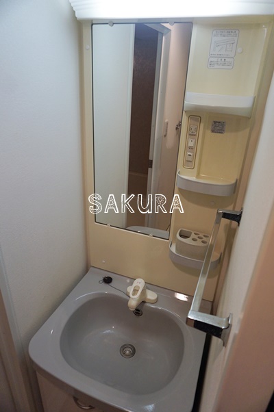 洗面設備　身支度に欠かせない独立洗面台♪