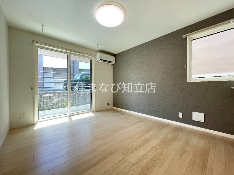 居室・リビング　同型別部屋写真