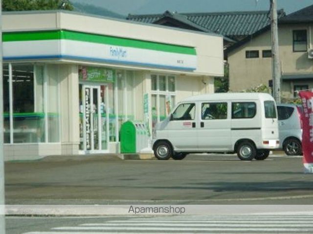 コンビニ　ファミリーマート　旭町二丁目店（コンビニ）まで700m