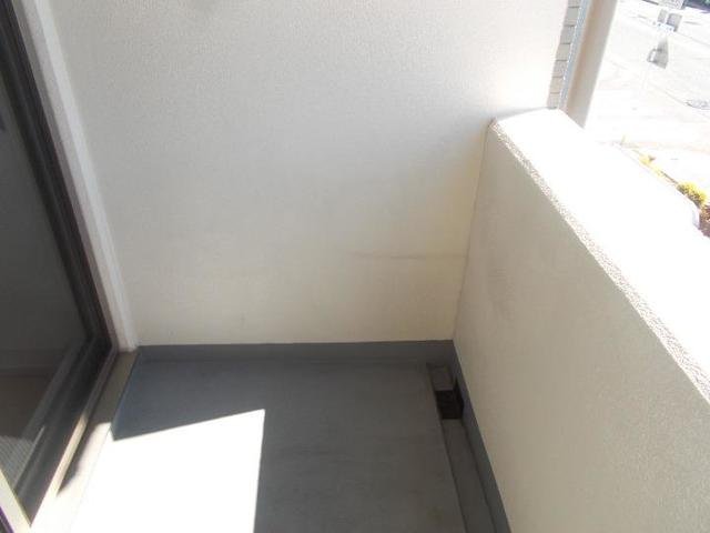 バルコニー　お洗濯にも便利なバルコニー付き