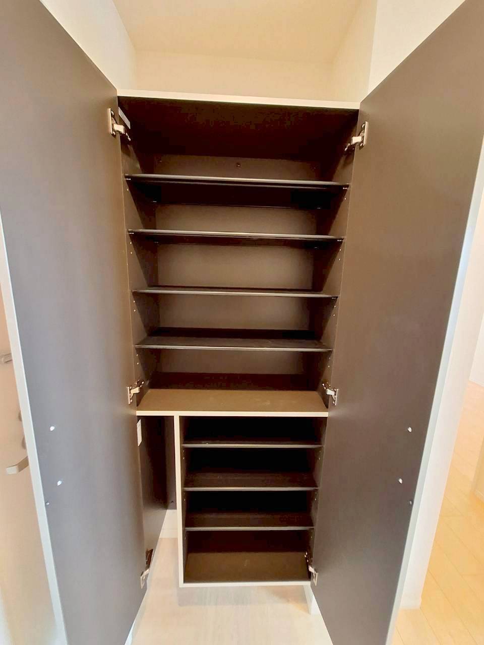 玄関　シューズボックス