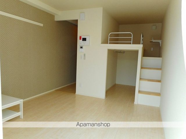 ミランダサンテラスFの居間写真