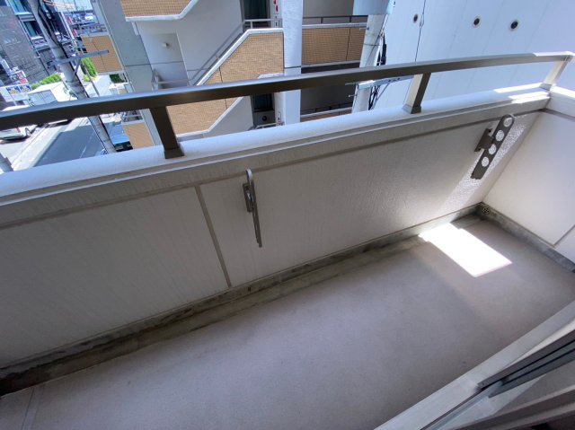 バルコニー　304号室の写真になります（現況優先）