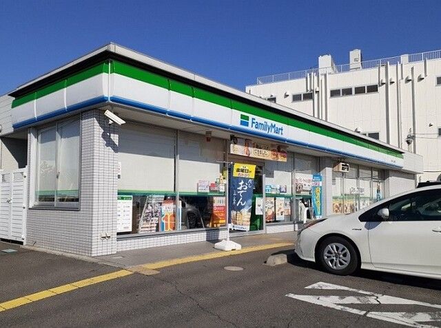 コンビニ　ファミリーマート上尾水上公園店（コンビニ）まで610m