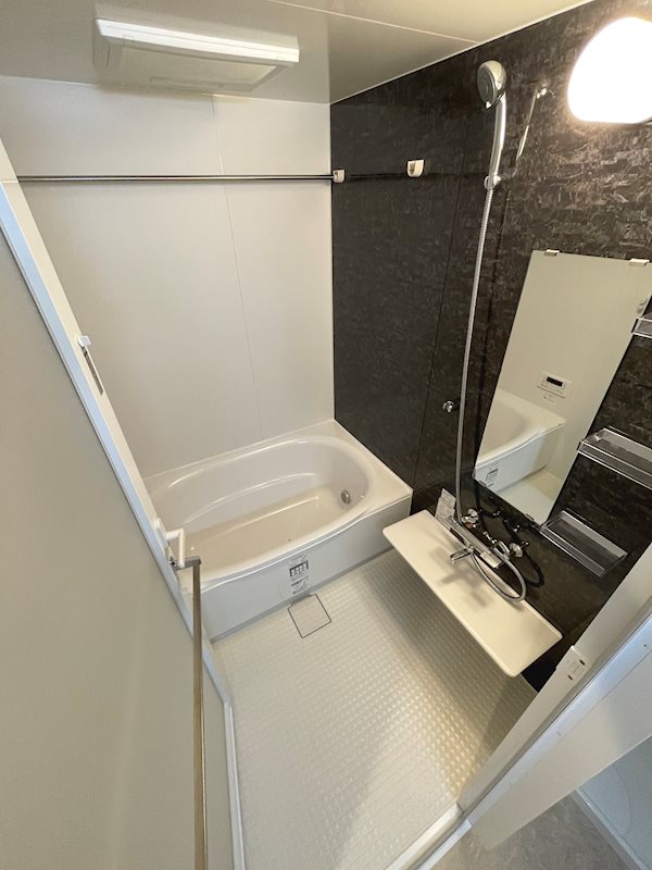 バス・シャワールーム　※別部屋参考写真
