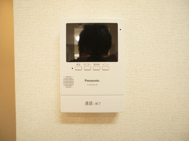 セキュリティ　訪問者の確認ができるTVドアホン付きです♪