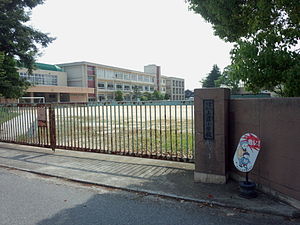 小学校　加古川市立上荘小学校（小学校）まで1558m