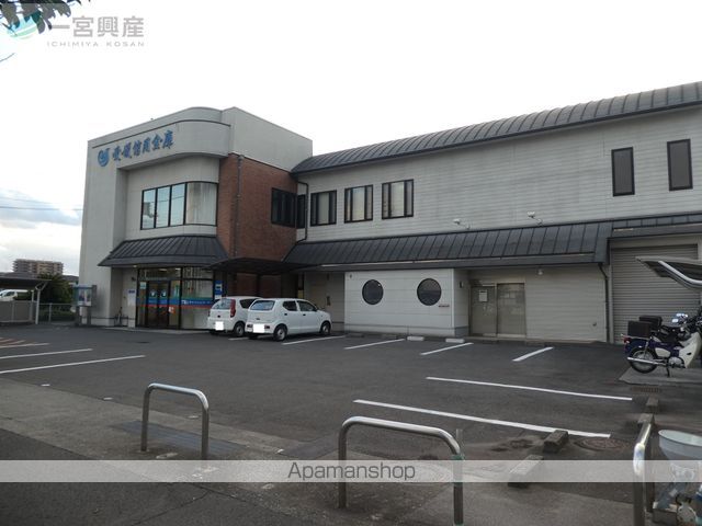 銀行　愛媛信用金庫 東環状束本支店（銀行）まで688m