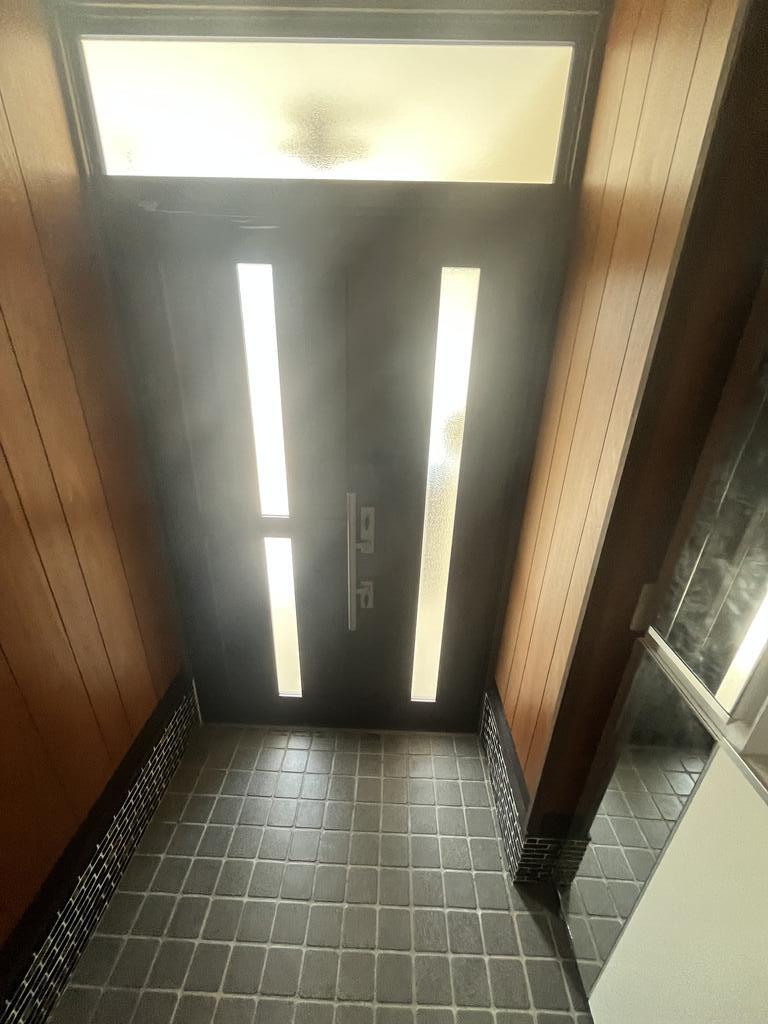 津田新町戸建の玄関写真