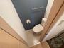 トイレ　こちらはトイレです。清潔感があり、安心して使用できます。
