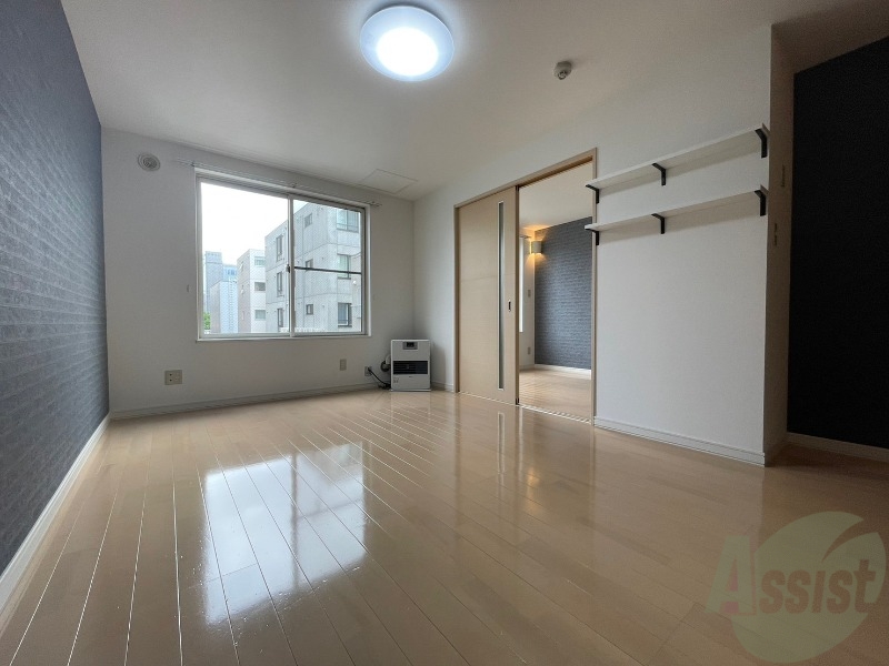 居室・リビング　広くてキレイなお部屋が広がっていて、充実した生活が送れそう。