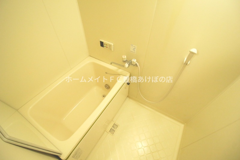 バス・シャワールーム　同型別部屋写真（反転）