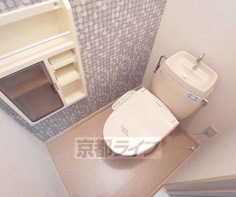 トイレ　棚付便利トイレ