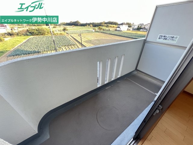 バルコニー　同物件別室画像