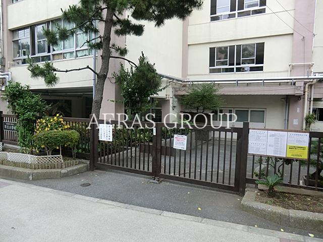 小学校　江東区立平久小学校（小学校）まで747m