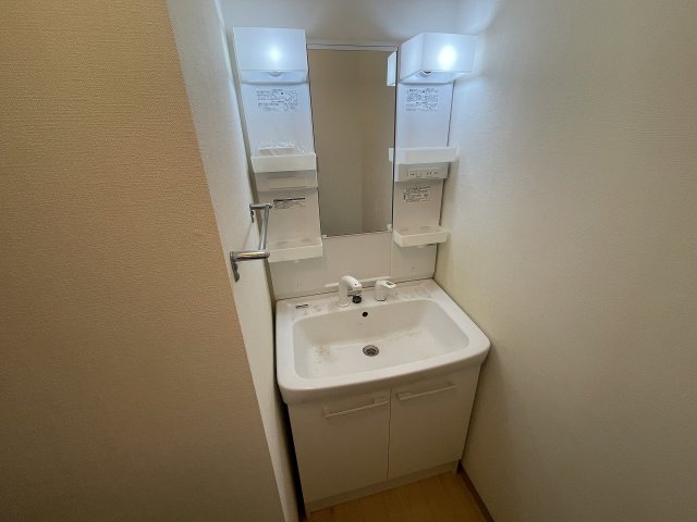 洗面設備　脱衣スペースもあります
