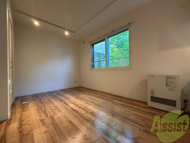 居室・リビング　広くてキレイなお部屋が広がっていて、充実した生活が送れそう。