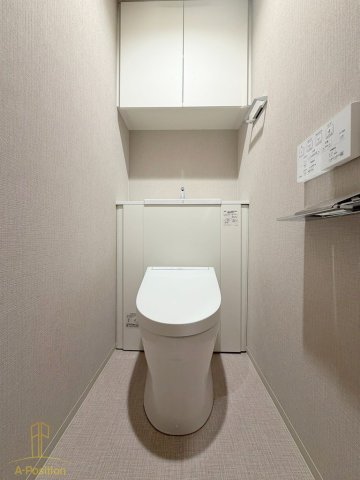 トイレ　プレサンスロジェ大阪南森町