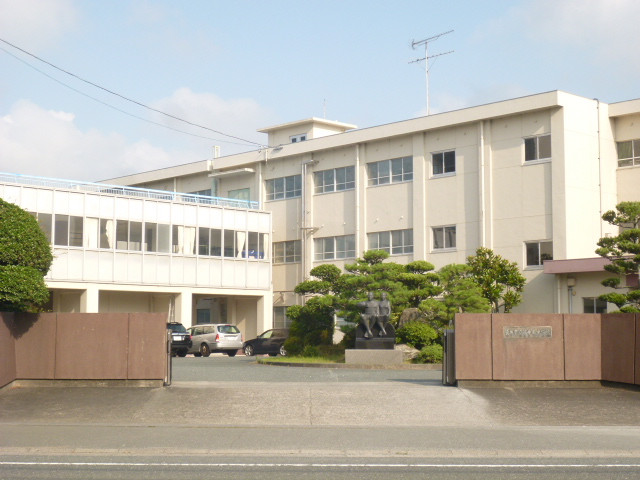 中学校　袋井市立袋井南中学校（中学校）まで514m