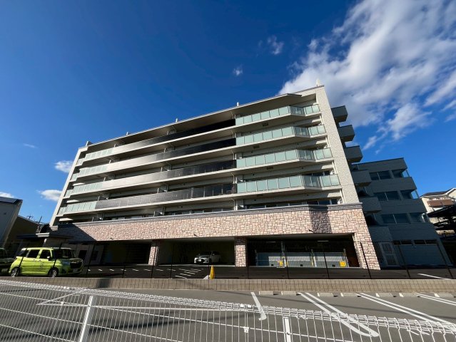 建物外観　落ち着いた雰囲気の外観です