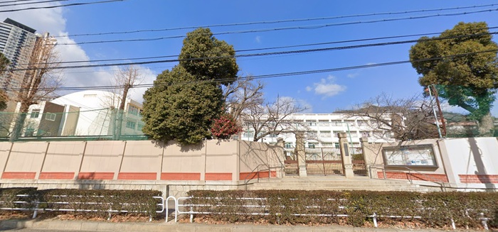 小学校　神戸市立雲中小学校（小学校）まで300m
