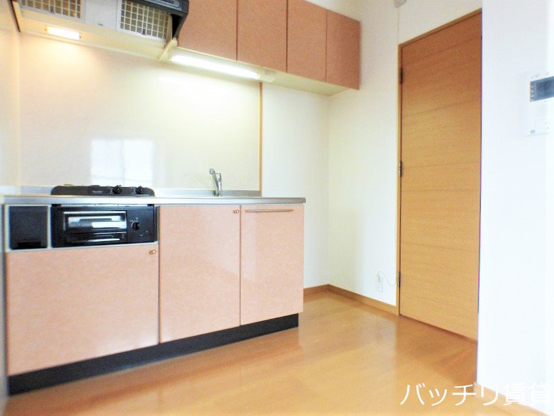 キッチン　画像は同型イメージの為、現況を優先いたします。