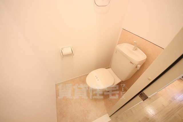 近鉄奈良線 瓢箪山駅 徒歩10分 2階建 築21年のトイレ写真