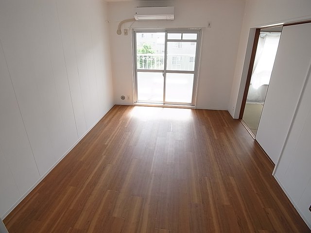 神陵台北住宅69号棟の内装写真