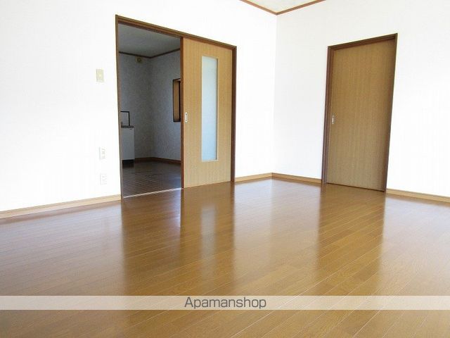 豊田住宅の居間写真