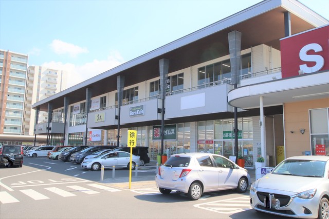 ショッピングセンター　ゆりまち袖ケ浦駅前モール（ショッピングセンター）まで300m