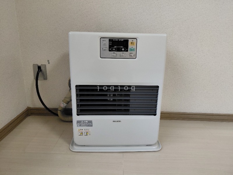 その他設備　冬はあったか石油ストーブです。