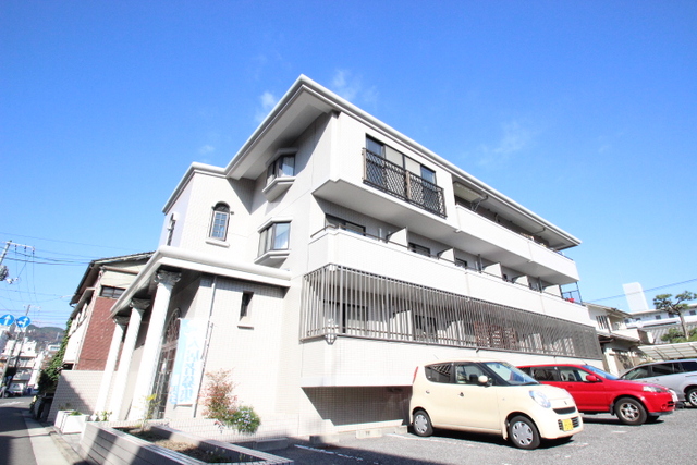 広島市西区大芝のマンションの建物外観