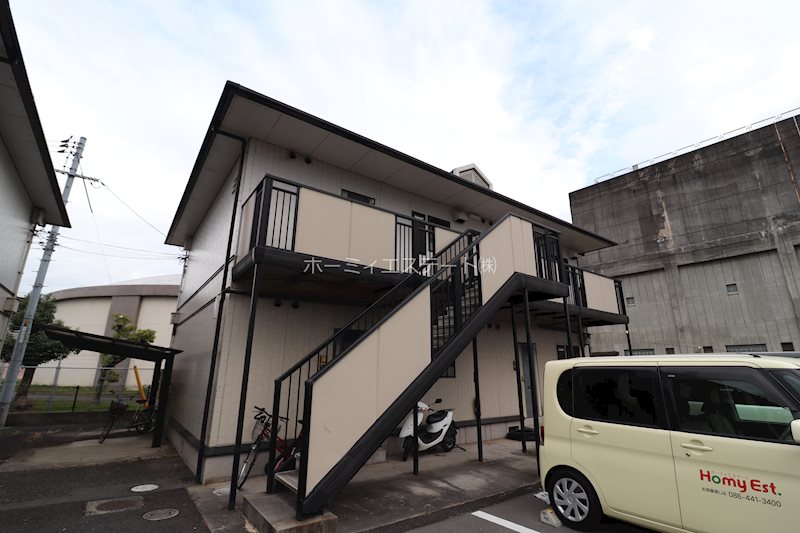 建物外観　全室角部屋♪