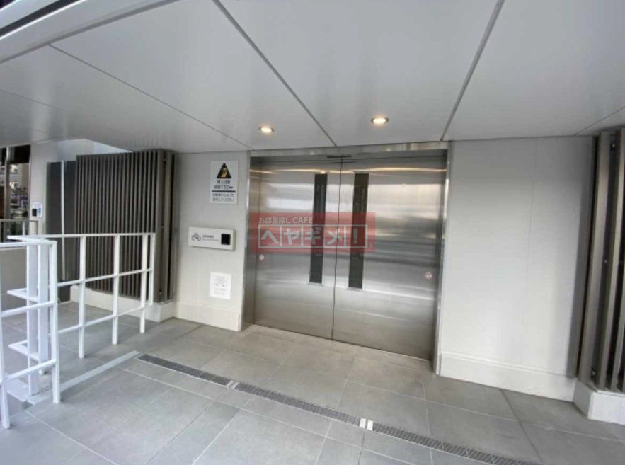 エントランス　エントランス