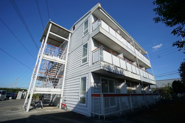 千葉市緑区誉田町のマンションの建物外観