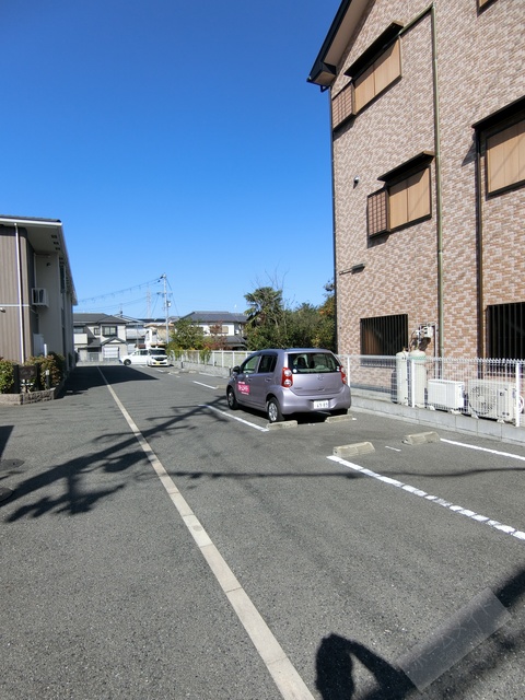 【カルム藤の駐車場】