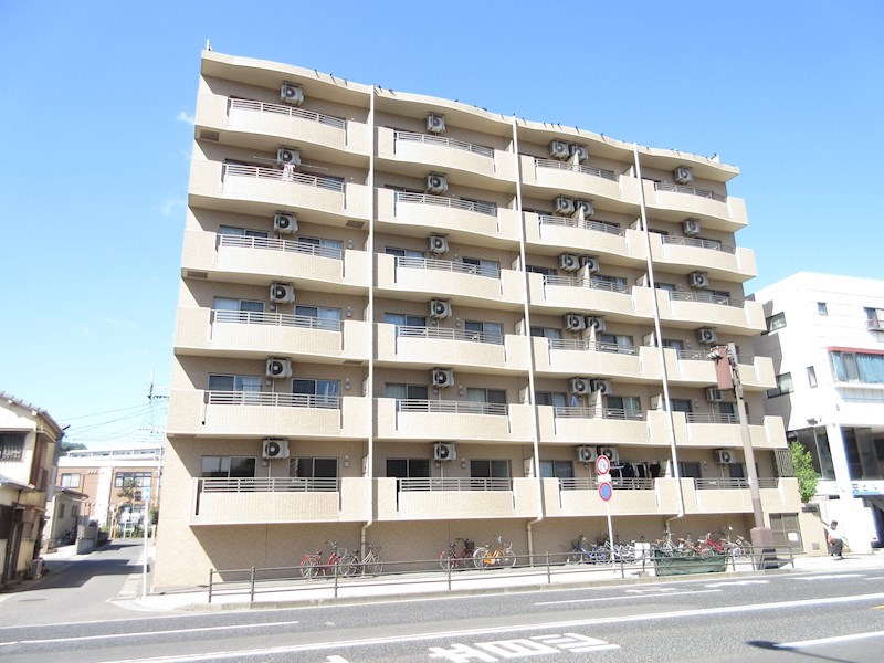 鹿児島市春日町のマンションの建物外観