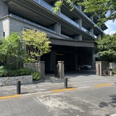 【千代田区三番町のマンションの庭】