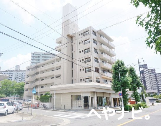 【名古屋市千種区茶屋が坂のマンションの建物外観】