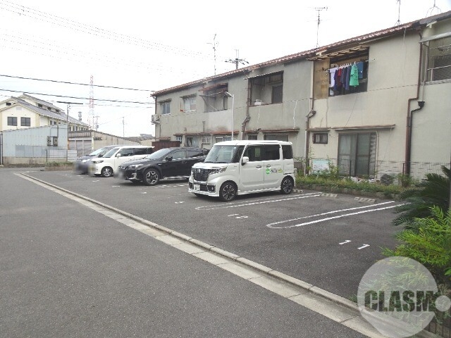 【松原市天美東のアパートの駐車場】