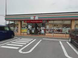 コンビニ　セブンイレブン半田有楽町店（コンビニ）まで838m