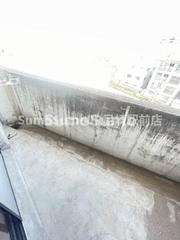 バルコニー　陽当たり良好なバルコニーです