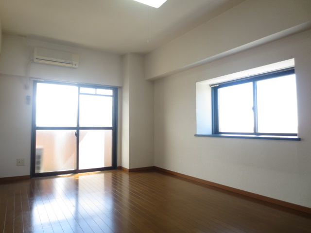 サンデンハイツ近見_内装_0