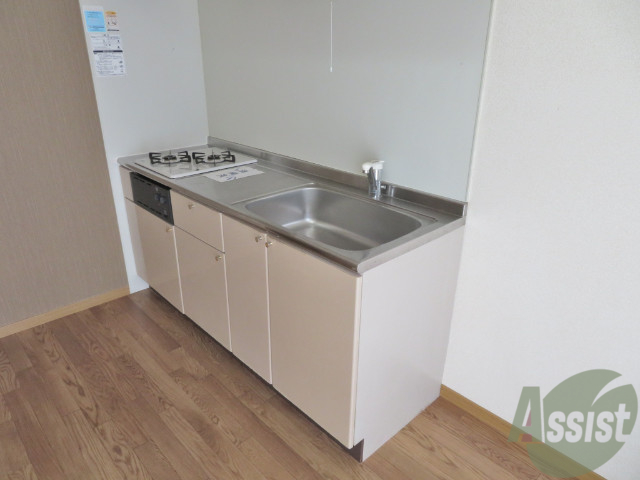 キッチン　こちらがキッチンですシンプルで使い易そうですね。