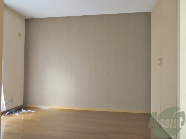 その他部屋・スペース　こちら色違いの壁紙で落ち着きがありますね。