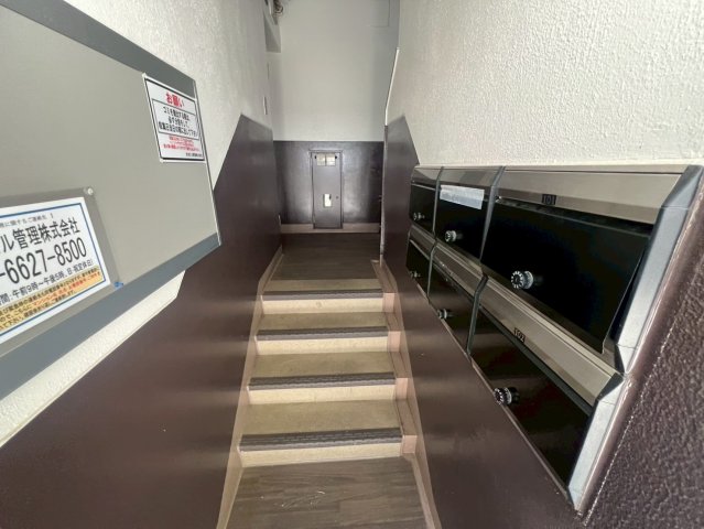 ロビー　建物の内部です