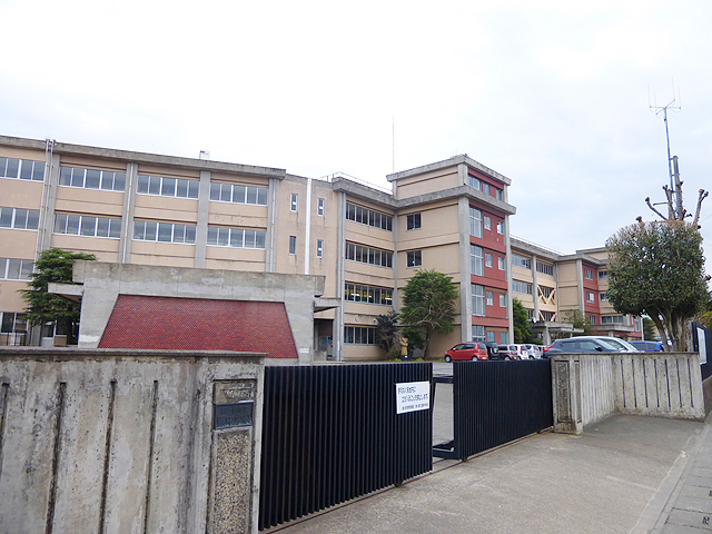 中学校　鶴ヶ島市立藤中学校（中学校）まで1503m