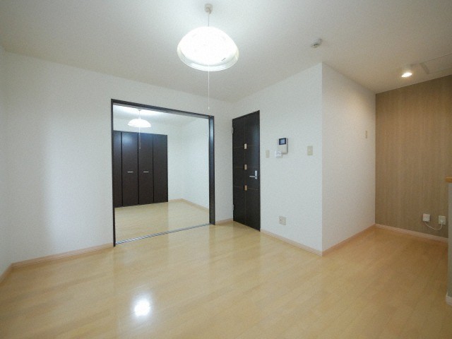 居室・リビング　温かみのある内装のお部屋です♪