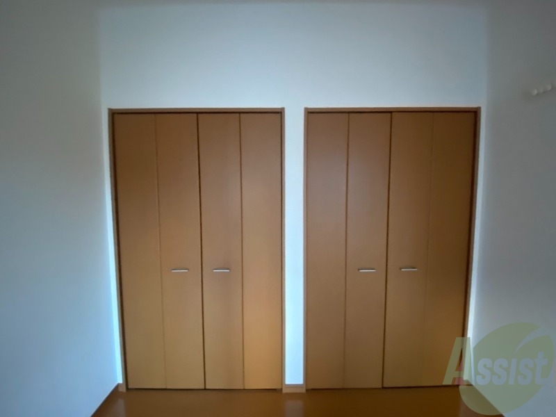 収納　収納はこちらのクローゼットをお使いください。