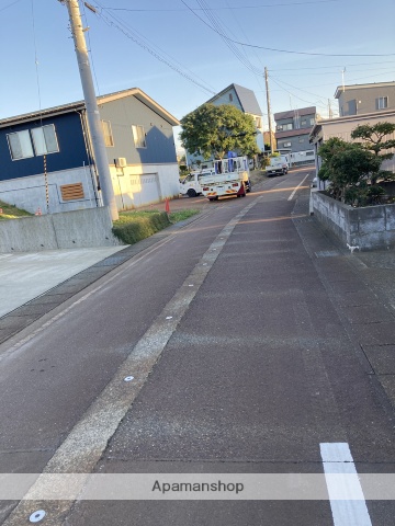 その他　前面道路（その他）まで0m